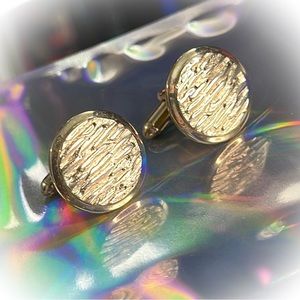 💕Beautiful Goldtone Vintage Cufflinks💕